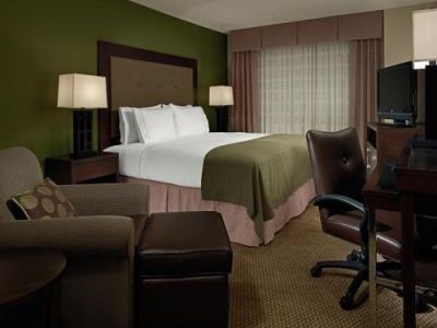 Express By Ihg Hotel 3*